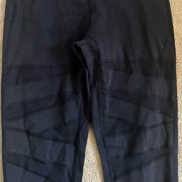 Lululemon wunder under with mesh cutout - Picture 4 of 4